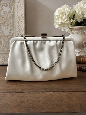 Vintage Beige Ande Handbag, Clutch Handbag w Chain, Vintage Fashion Style
